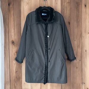 Penningtons Warm Black Mid-Season Coat with Faux Fur Lining Size 18